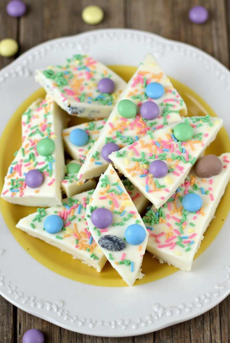 Looking for a fun and easy Easter dessert? Our Easter Bunny Bark is a no-bake treat made with white chocolate and Easter candies, perfect for kids and your holiday table. Try the recipe today!